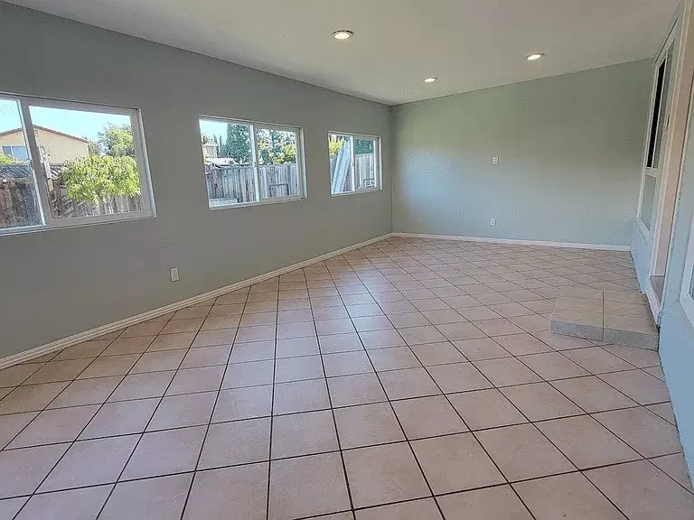 28022 Thackeray Avenue, Hayward, CA 94544 photo 3