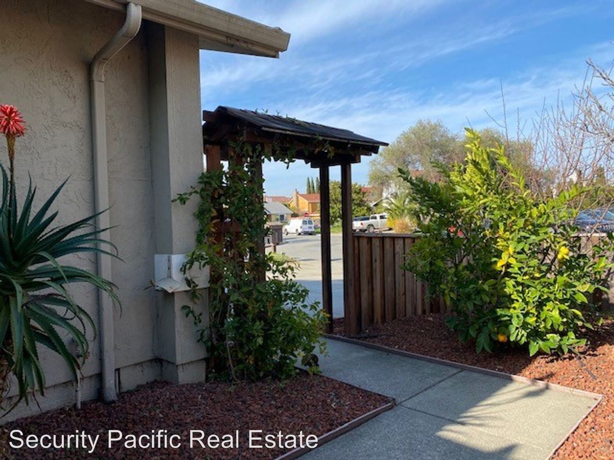 118 Raven Court, Hercules, CA 94547 photo 2