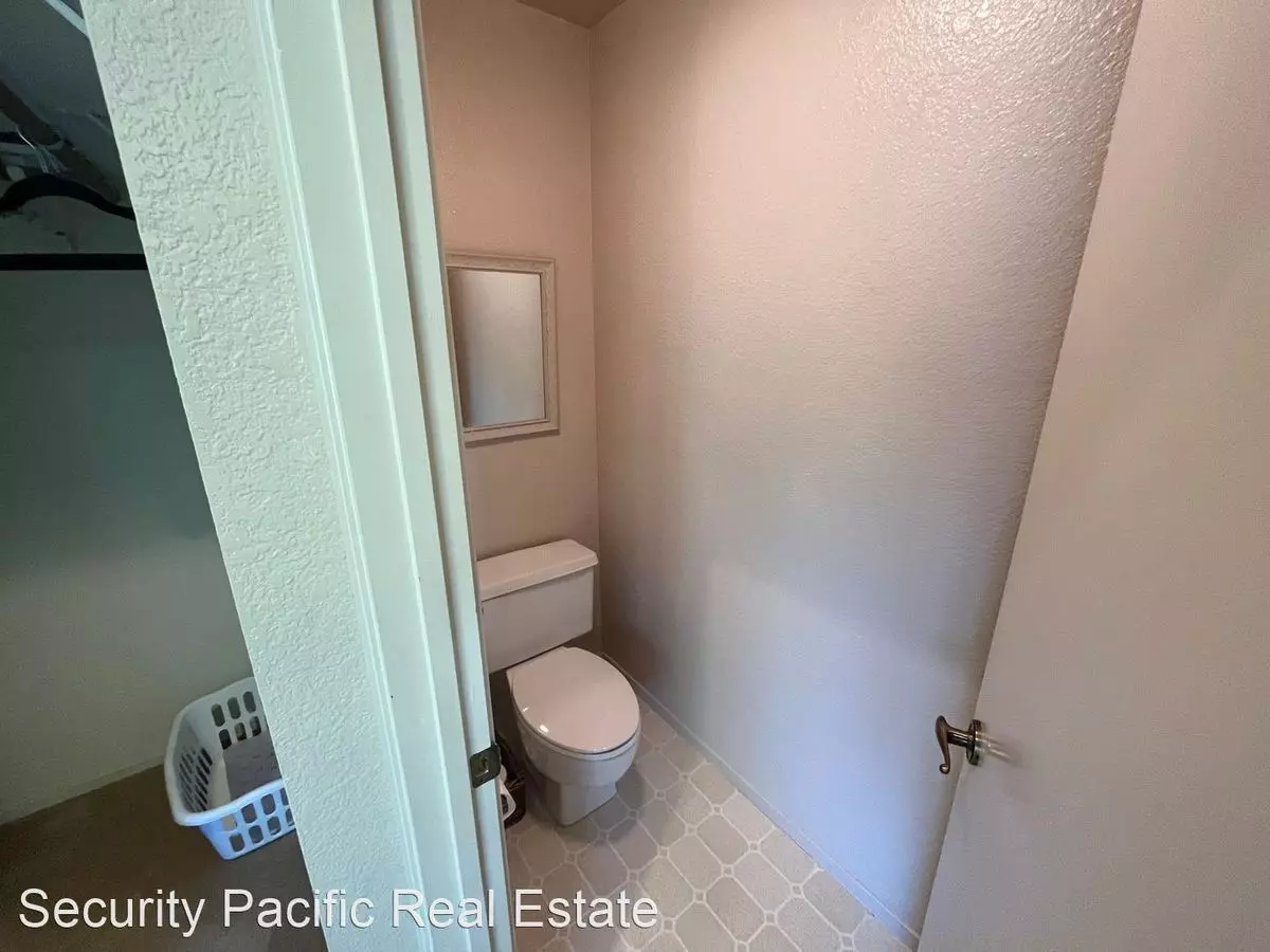 4 Bedroom Home with 3 photo 5