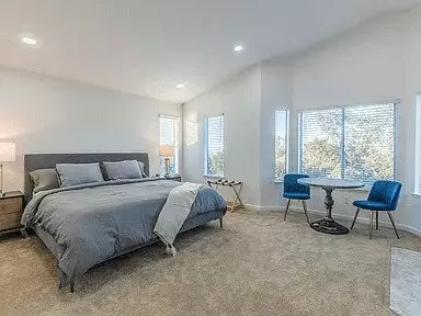229 Emerald Way photo 2