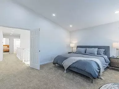 229 Emerald Way photo 3