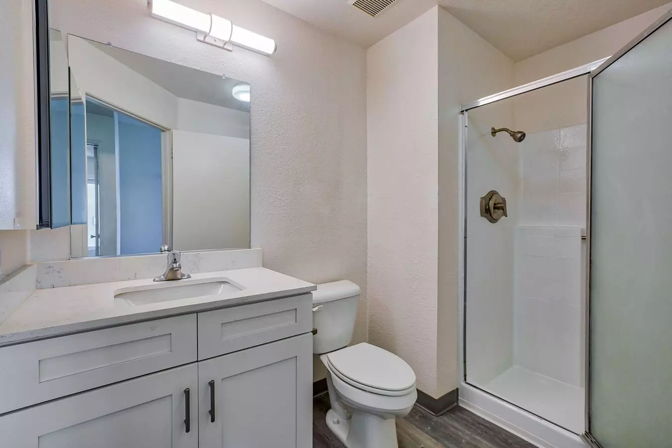 WILLOW GLEN APARTMENTS photo 3