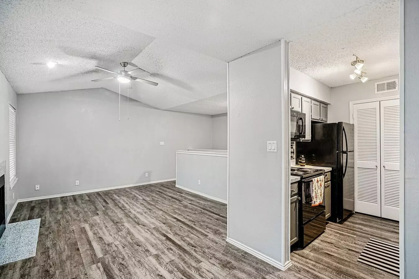 Evergreen Condominiums photo 2