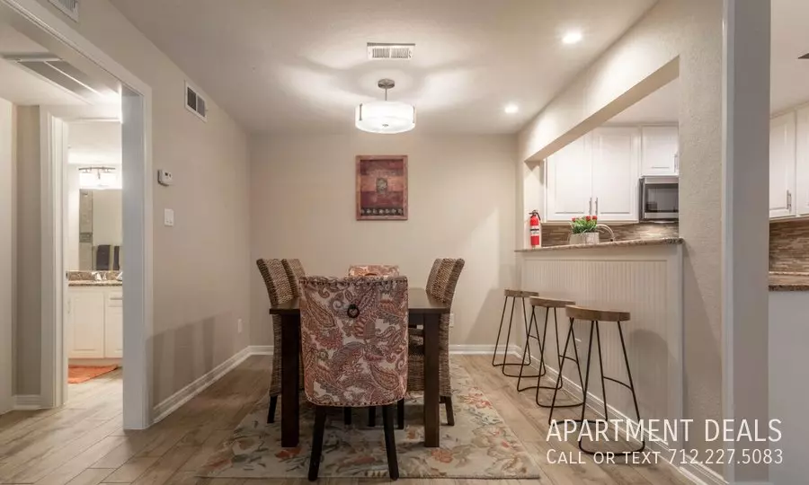 1007 Pinemont Drive, Houston, TX 77018 photo 3
