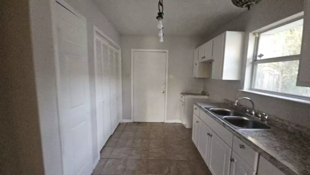 11919 Greenmesa Drive, Houston, TX 77044 photo 2