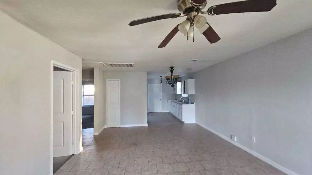 11919 Greenmesa Drive, Houston, TX 77044 photo 4