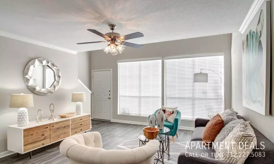 12817 Greenwood Forest Drive, Houston, TX 77066 photo 4