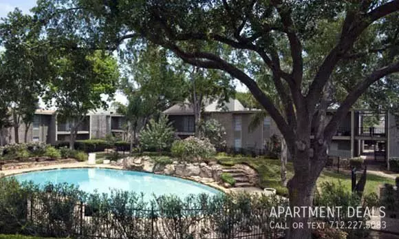 20 Larkwood Drive, Houston, TX 77096 photo 2