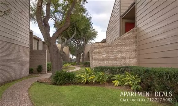 20 Larkwood Drive, Houston, TX 77096 photo 5