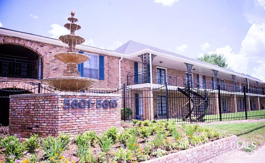 5607 Chimney Rock Road, Houston, TX 77081 photo 2