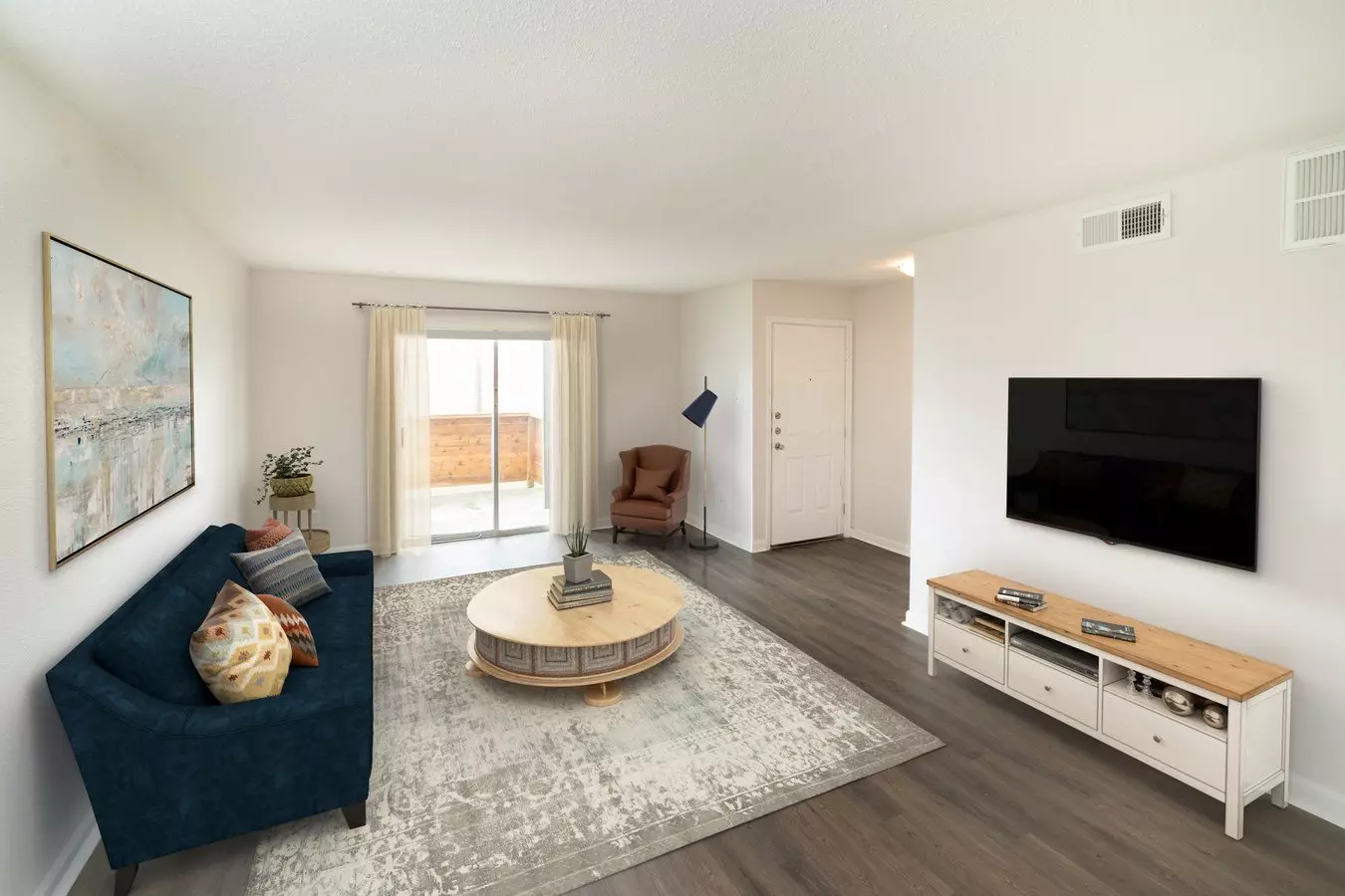 Aspen Apartments photo 2