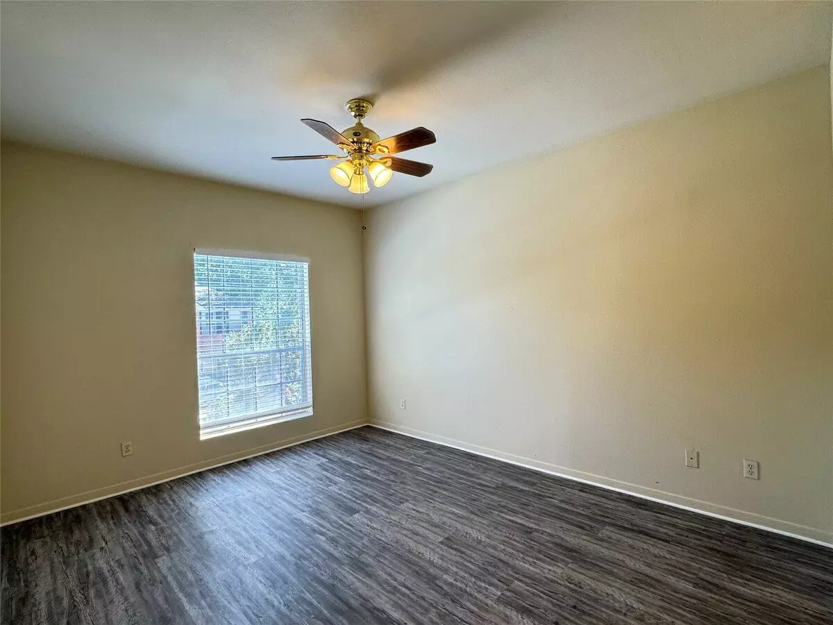 6500 Harbor Town Drive, Houston, TX 77036 photo 3
