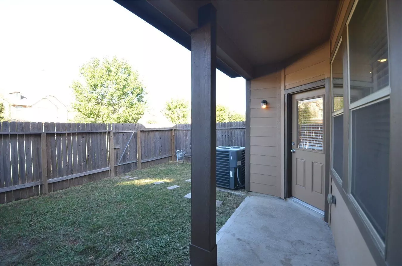 8335 Columbia Forest Drive, Houston, TX 77095 photo 2