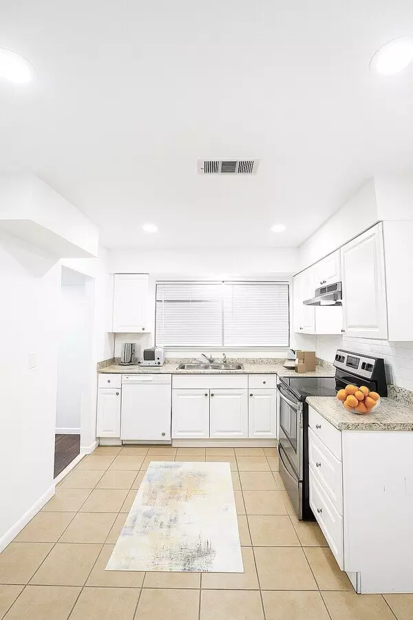 9011 Parkette Drive, Houston, TX 77078 photo 5