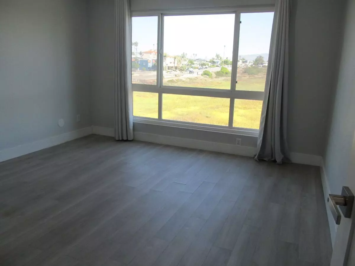 1111 Seacoast 50, Imperial Beach, CA 91932 photo 2