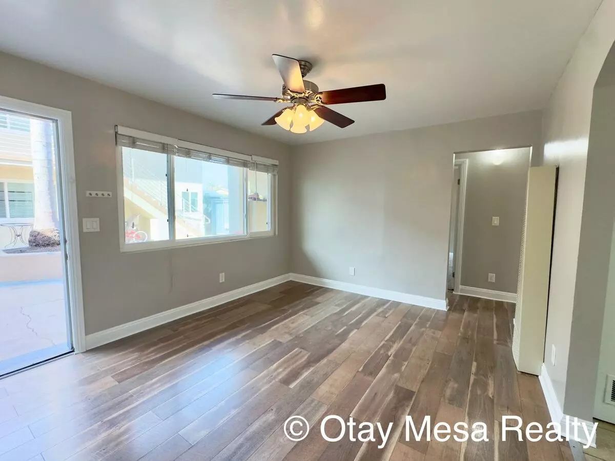 481 Palm Ave photo 5