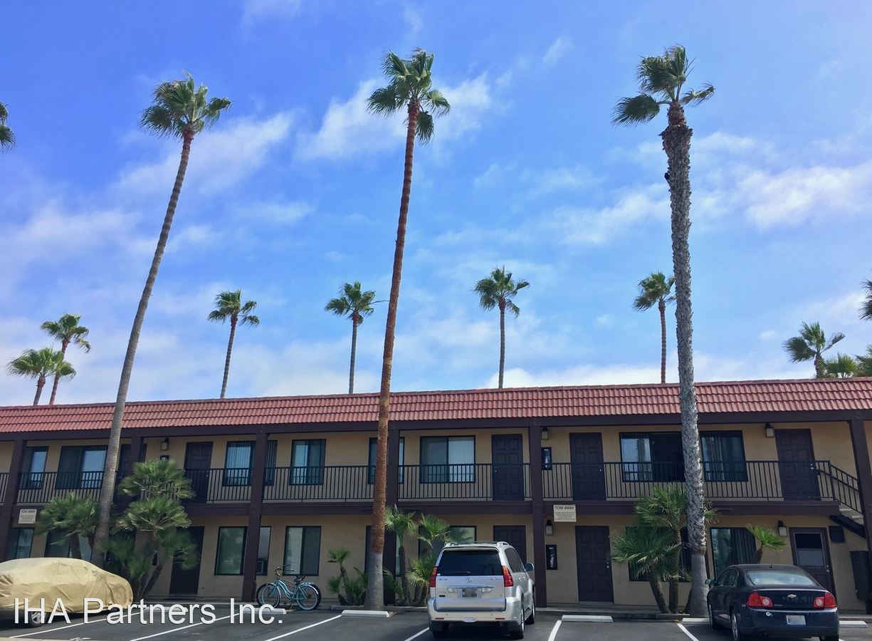 Imperial Palms - South photo 5
