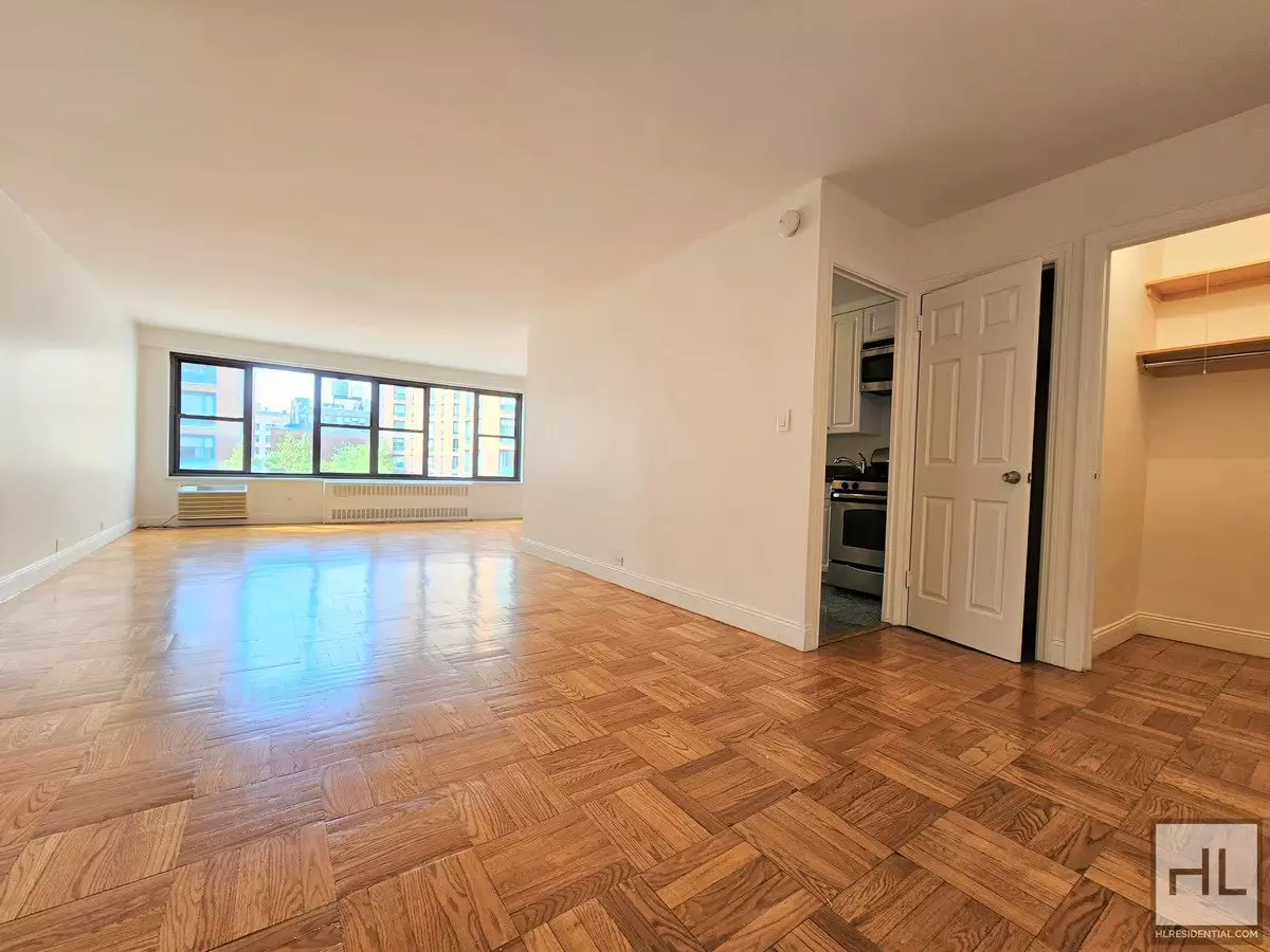 145 4th Avenue photo 3