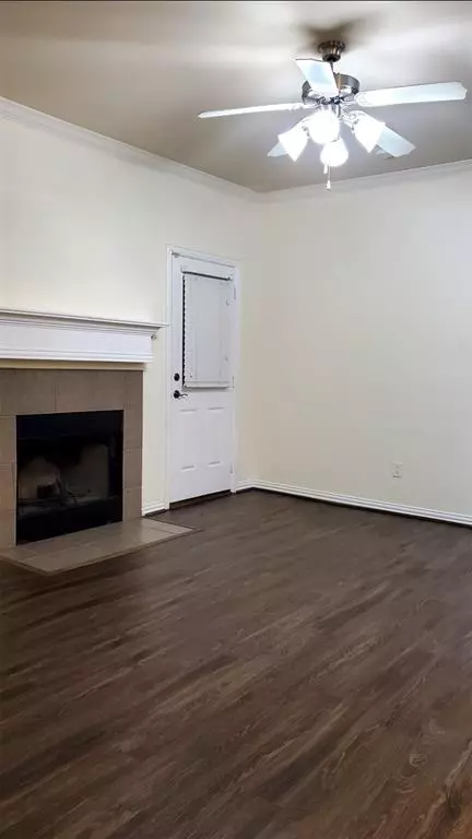 3015 Tudor Lane, Irving, TX 75060 photo 2