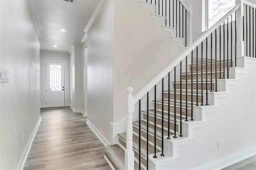 523 Paddock Way, Irving, TX 75039 photo 4