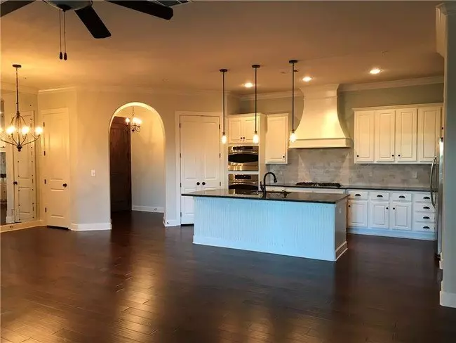 555 Viaduct Amalfi, Irving, TX 75039 photo 4
