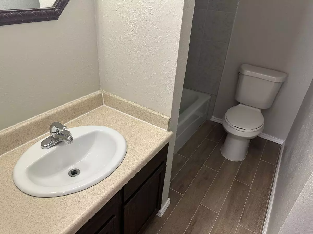 3031 Medina Street, Irving, TX 75061 photo 4