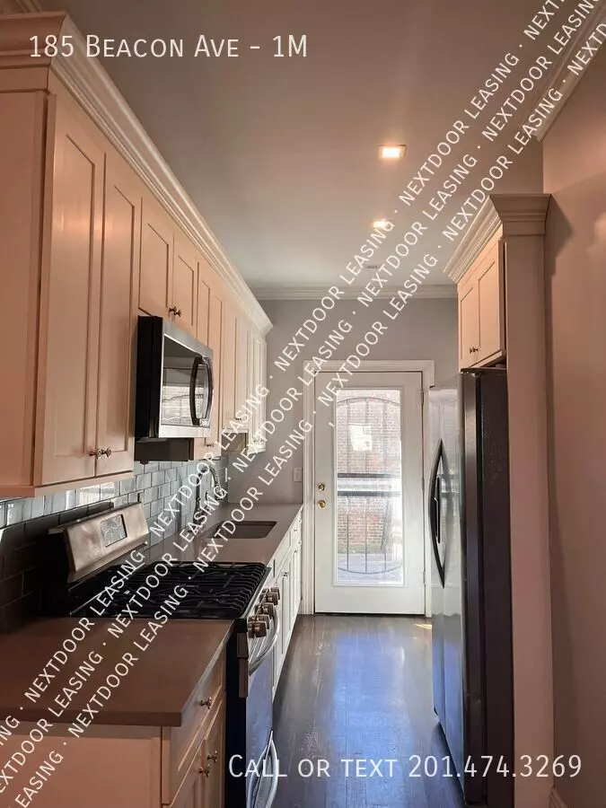 185 Beacon Avenue photo 4