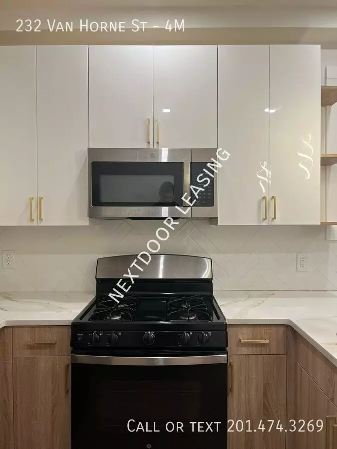 232 Van Horne Street photo 4