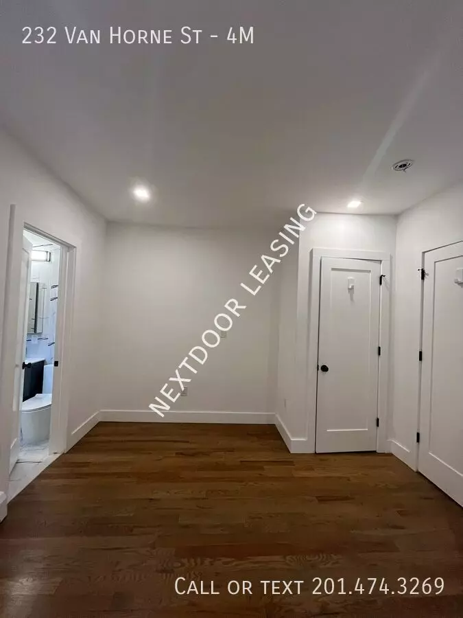 232 Van Horne Street photo 3