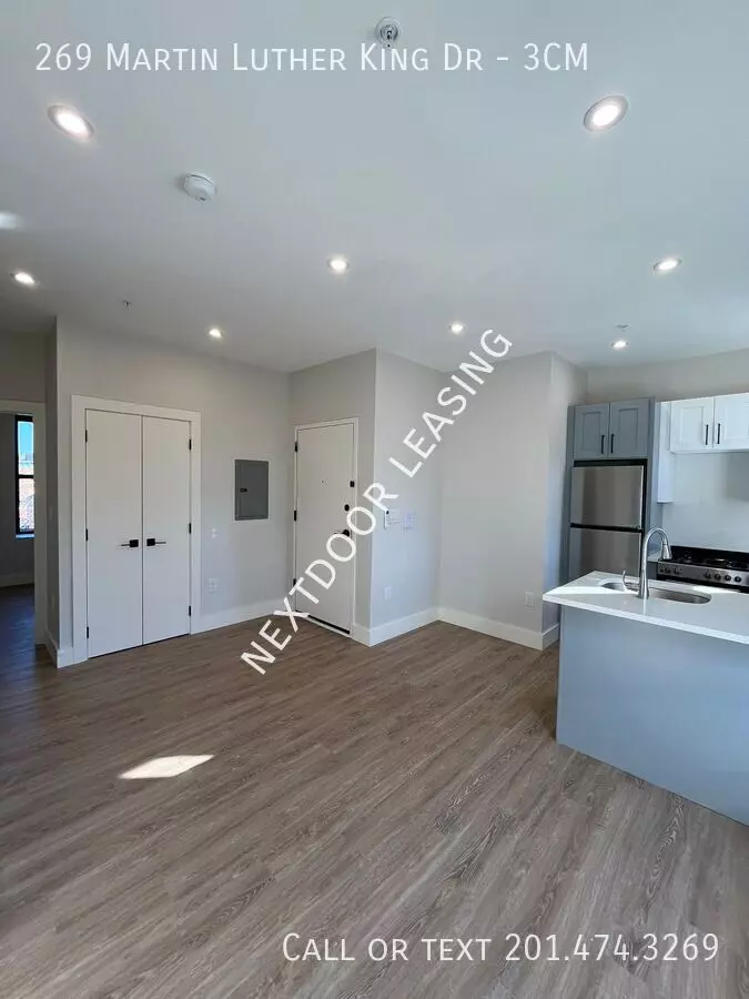 269 Martin Luther King Drive photo 3