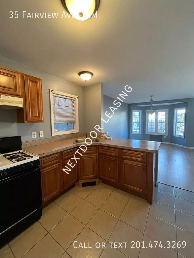 35 Fairview Avenue photo 3