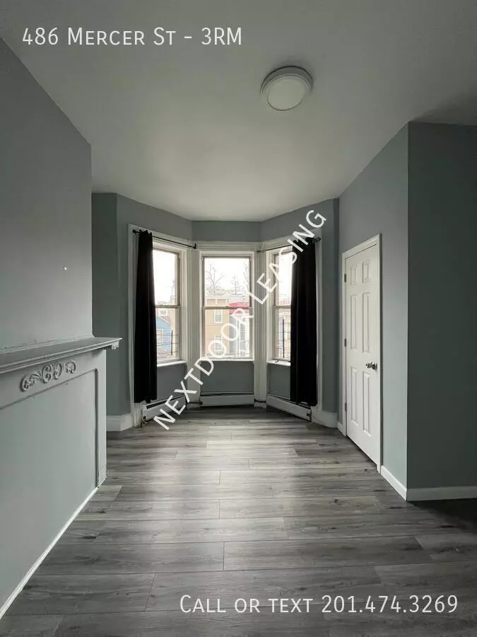 486 Mercer Street photo 4