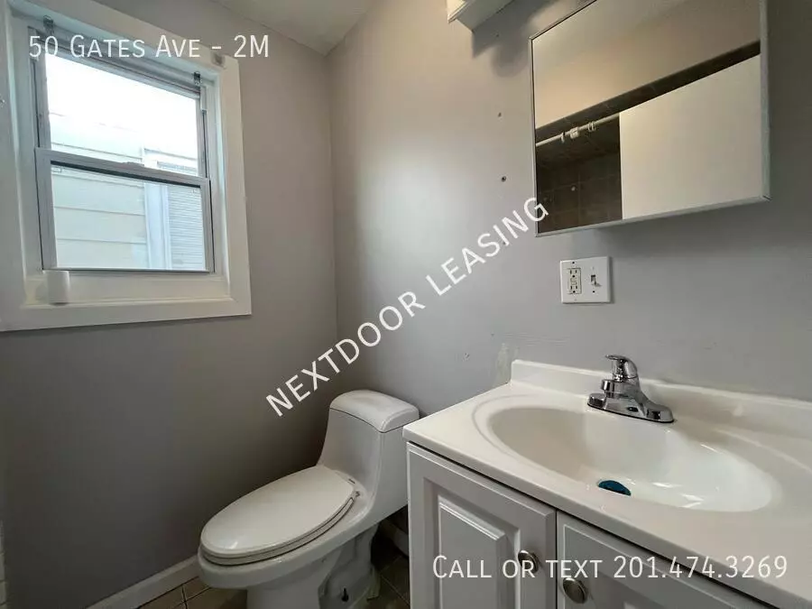 54 Gates Avenue photo 5