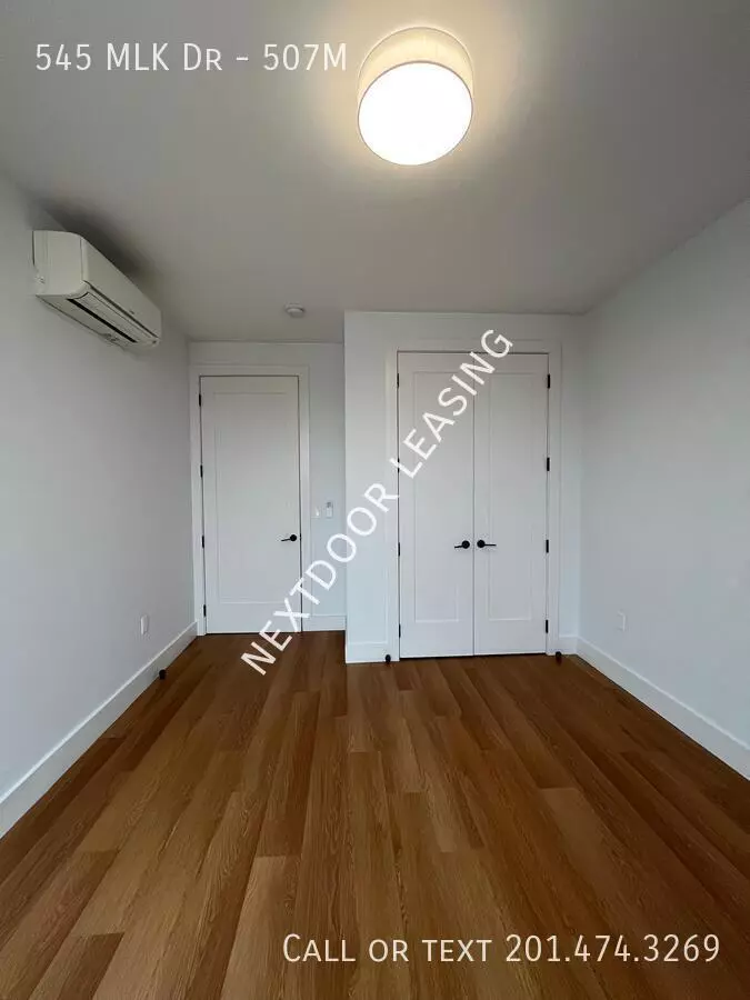 543 Martin Luther King Drive photo 5