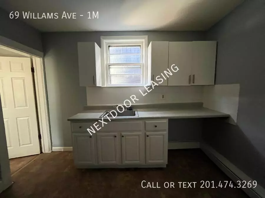 71 Williams Avenue photo 4