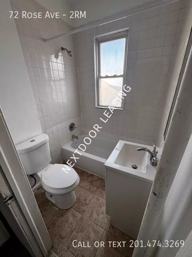 70 Rose Avenue photo 3