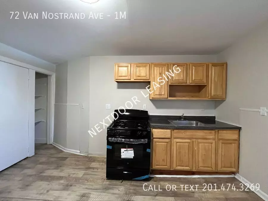 78 Van Nostrand Avenue photo 3