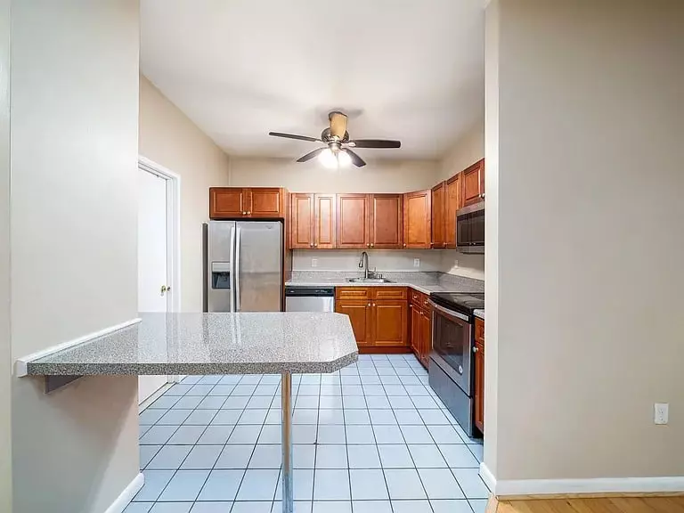 75 Liberty Avenue photo 4