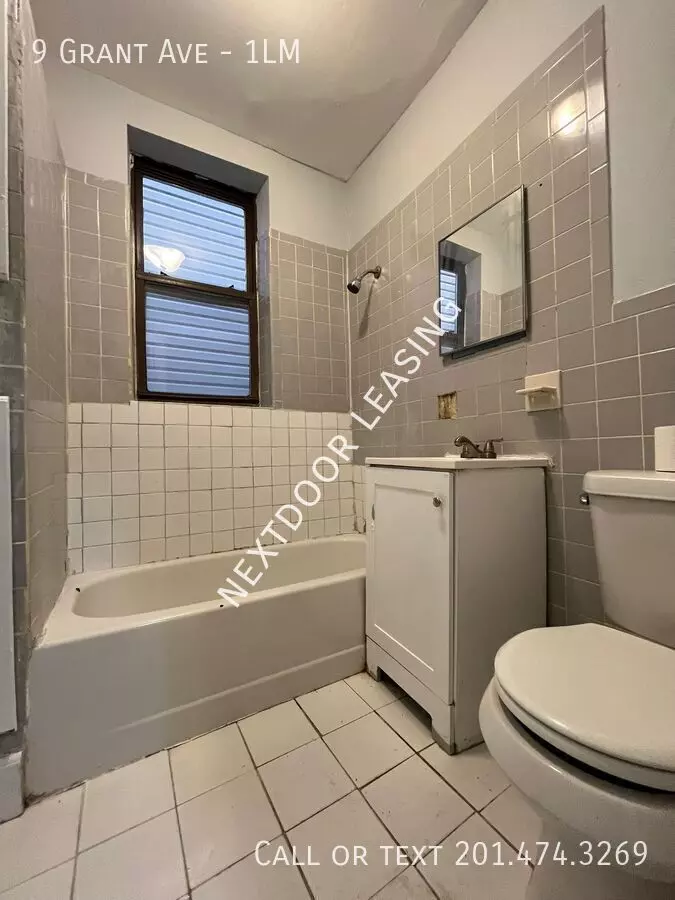 9 Grant Avenue photo 3