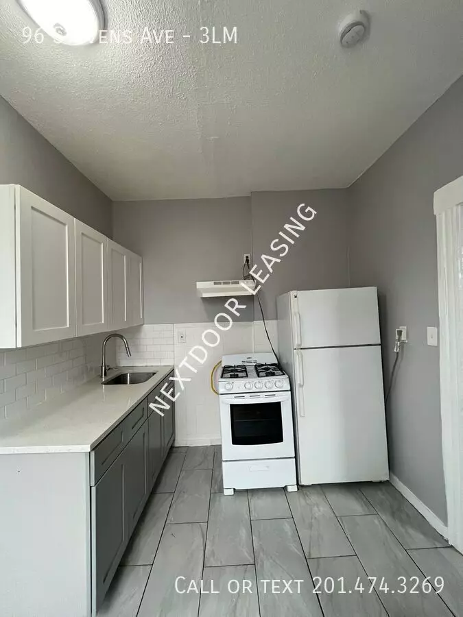 96 Sterling Place photo 4
