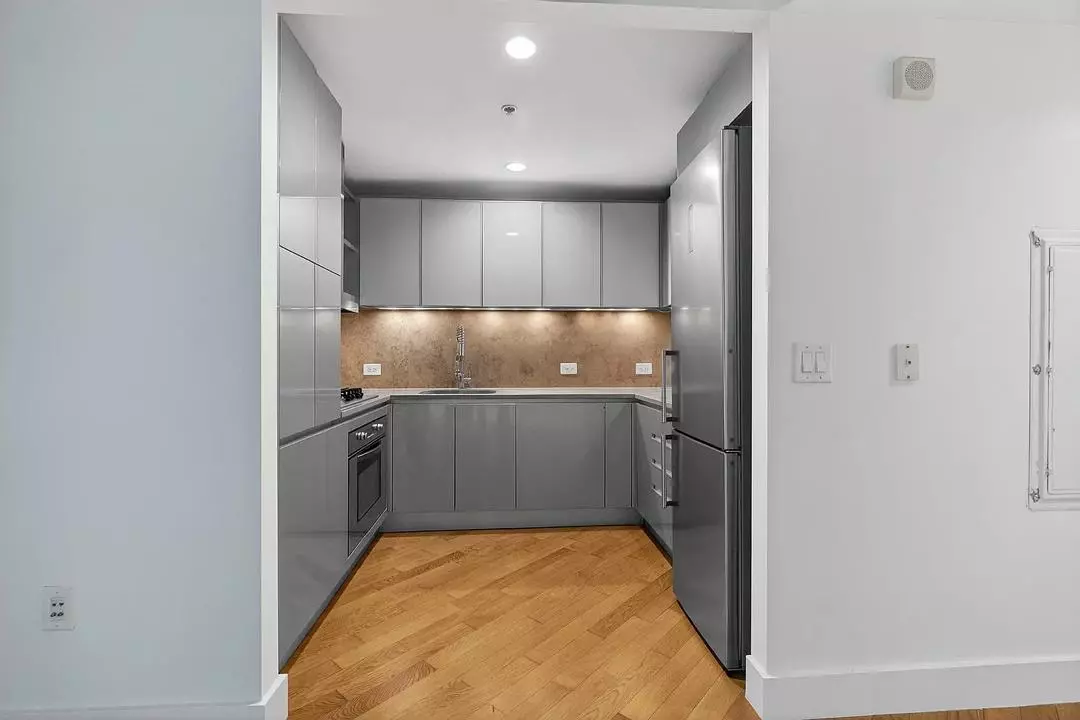 A Spacious One-bedroom , Located Just Moments From Nj photo 3