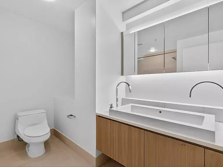 A Spacious One-bedroom , Located Just Moments From Nj photo 5