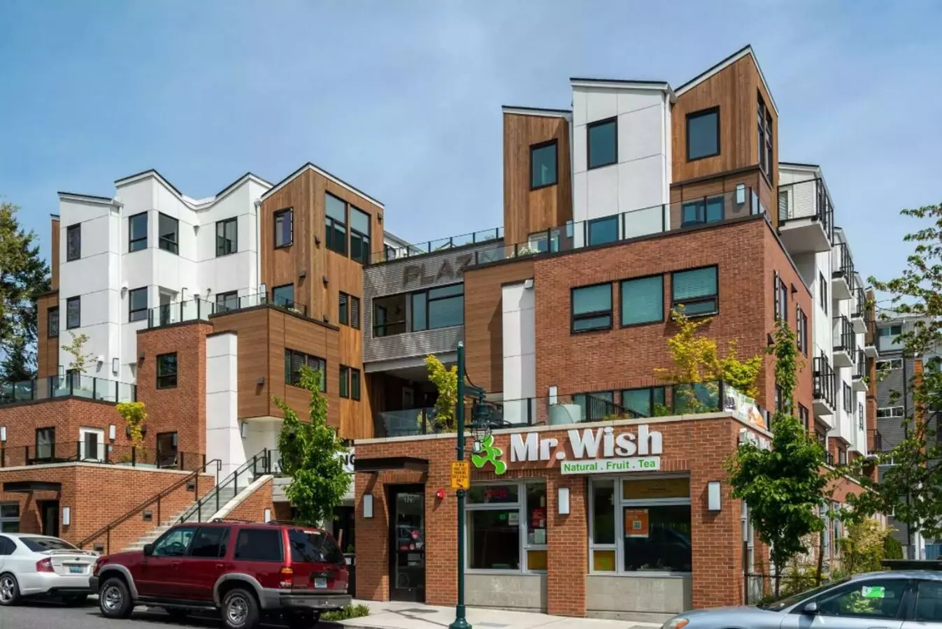 Plaza Apartments photo 3