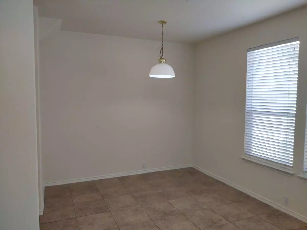 200 Utterback Kyle, TX 78640 photo 5