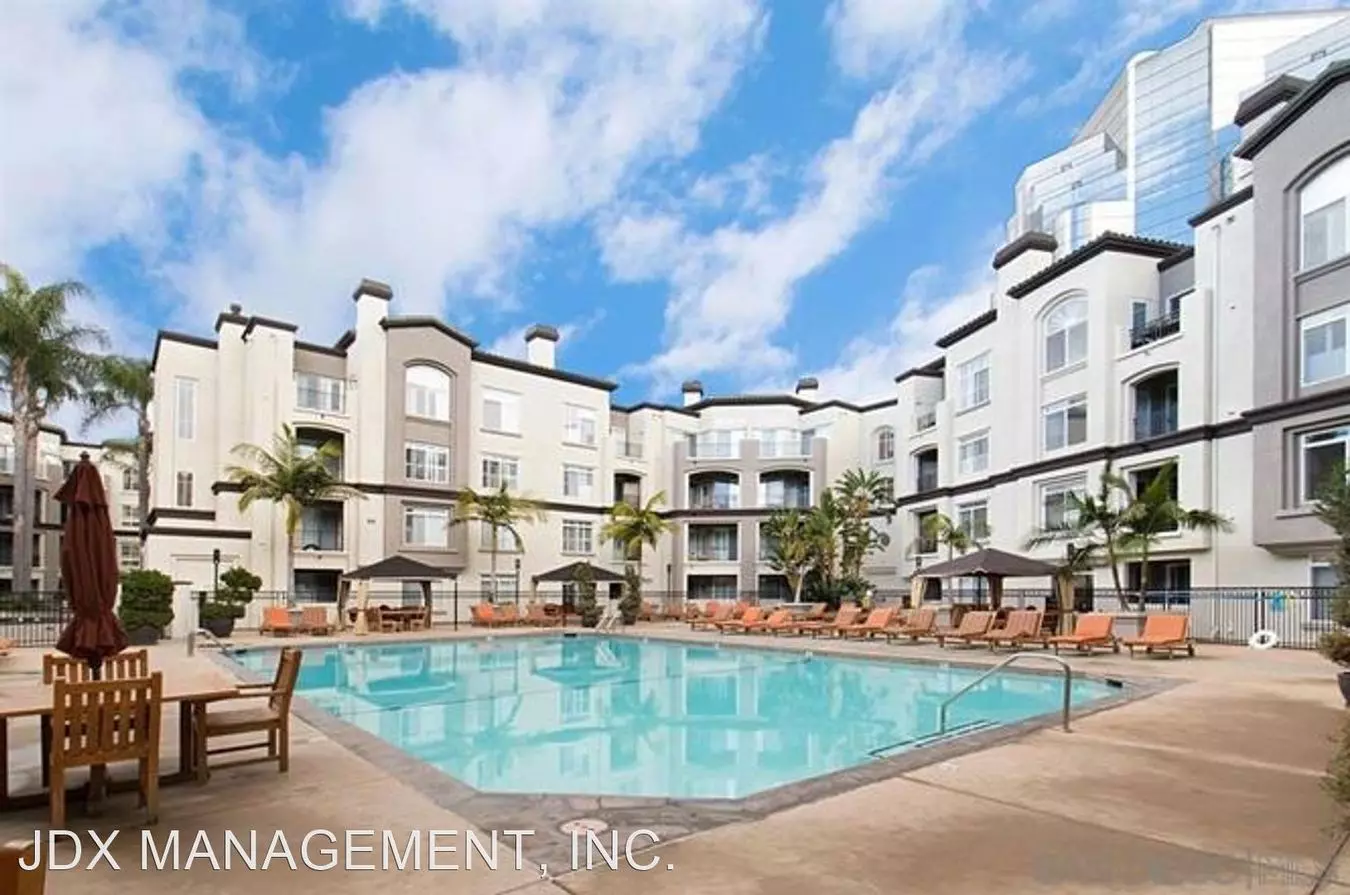 9293 Regents Rd San Diego, CA 92037 photo 2