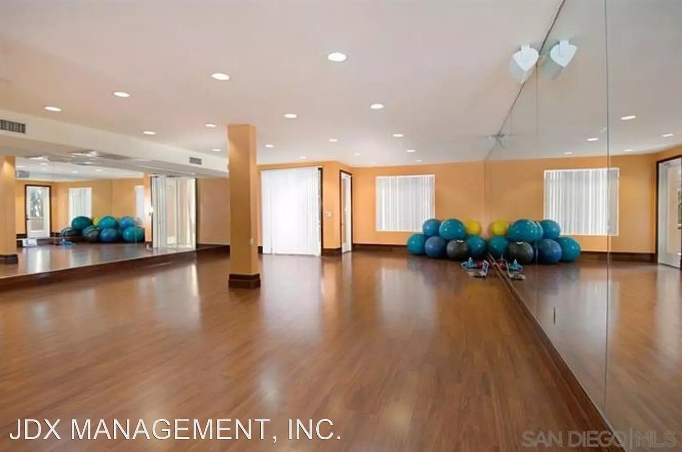 9293 Regents Rd San Diego, CA 92037 photo 5