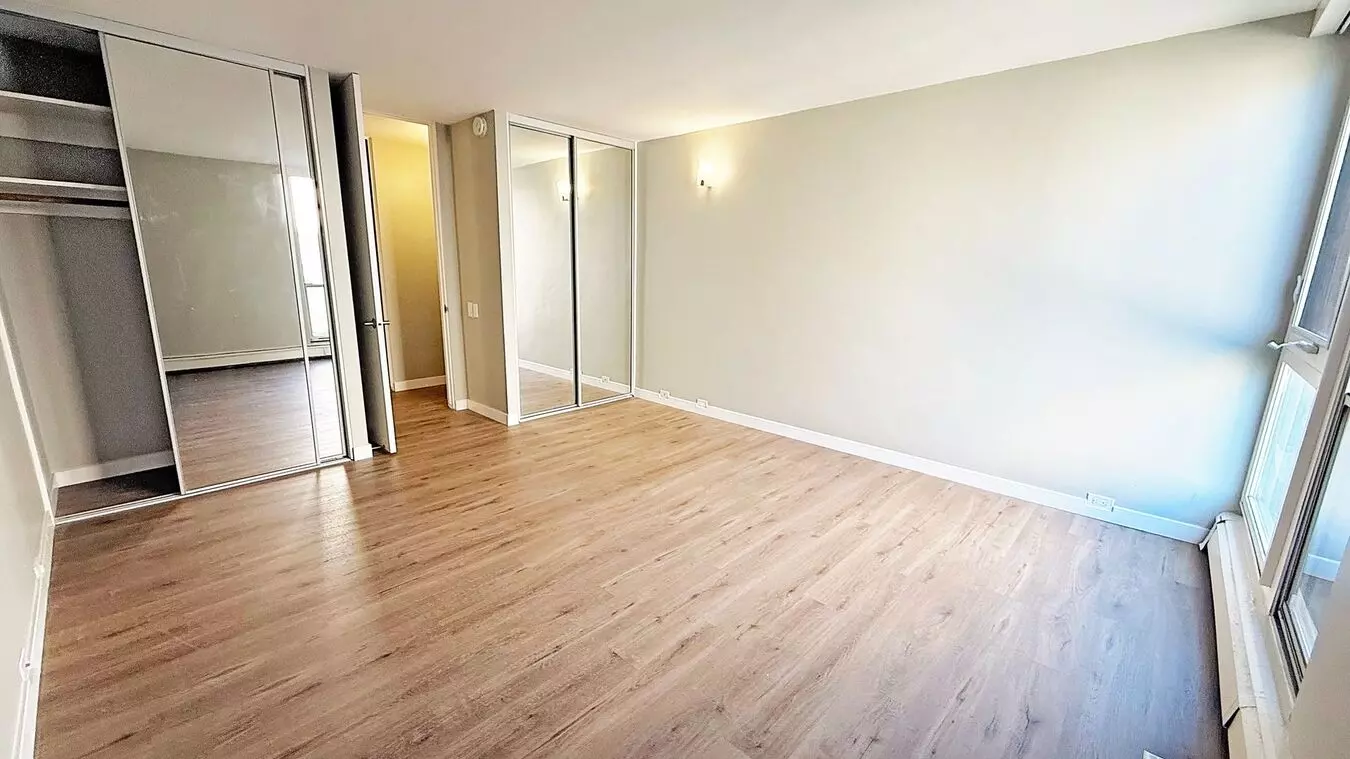 8111 Camino Del Oro photo 3