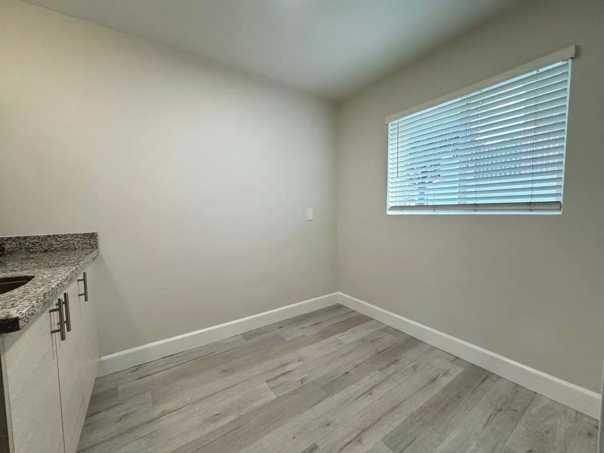 Remodeled Studio Apartment Available In The Heart Of La Jolla! Only $1,700/mo photo 5