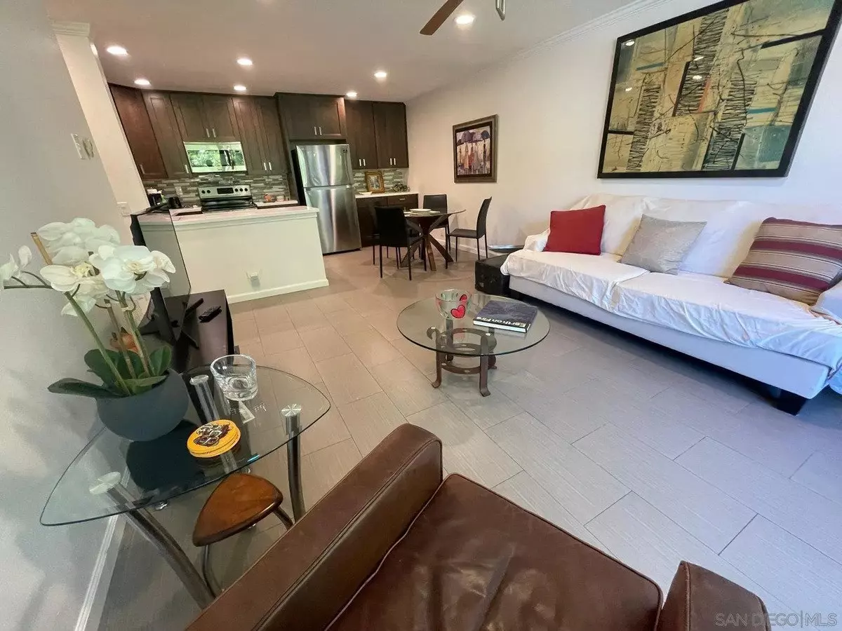 2510 Torrey Pines Rd San Diego, CA 92037 photo 2