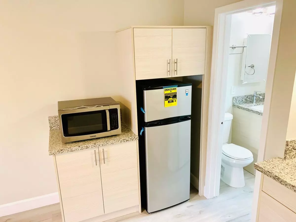 Remodeled Studio Apartment Available In The Heart Of La Jolla! Only $1,700/mo photo 5